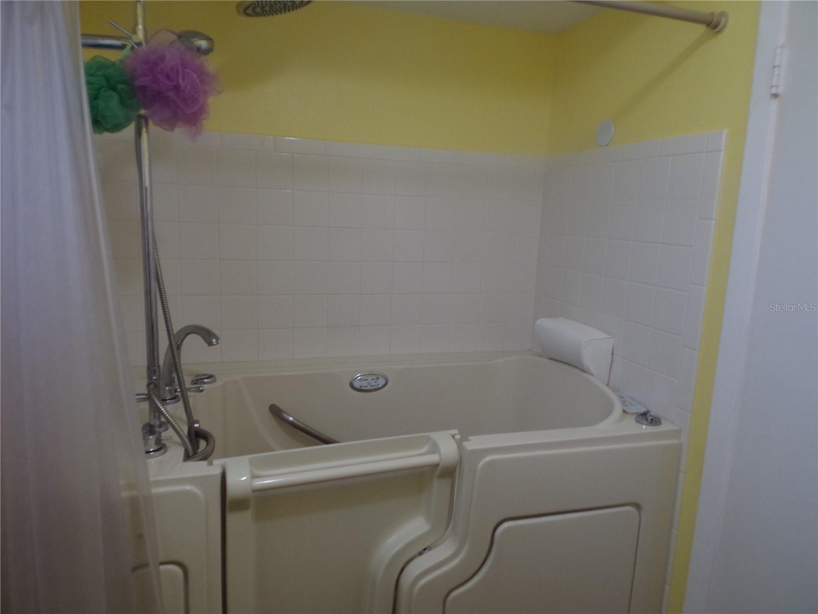 670 PARK CIR, BRADENTON, FL, 34207
