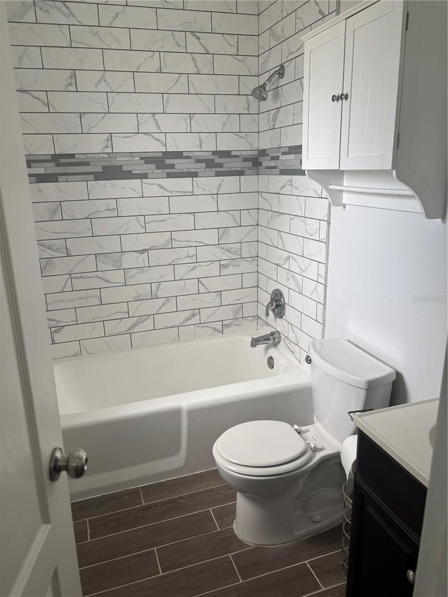 8303 TEMPLE PARK DR, TAMPA, FL, 33637