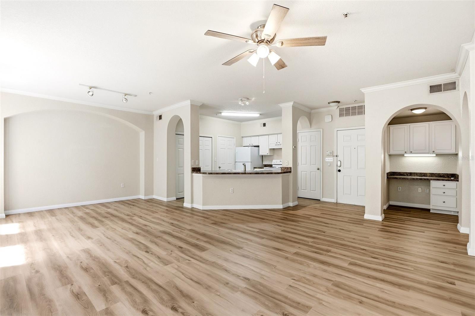 911 N ORANGE AVE #321, ORLANDO, FL, 32801