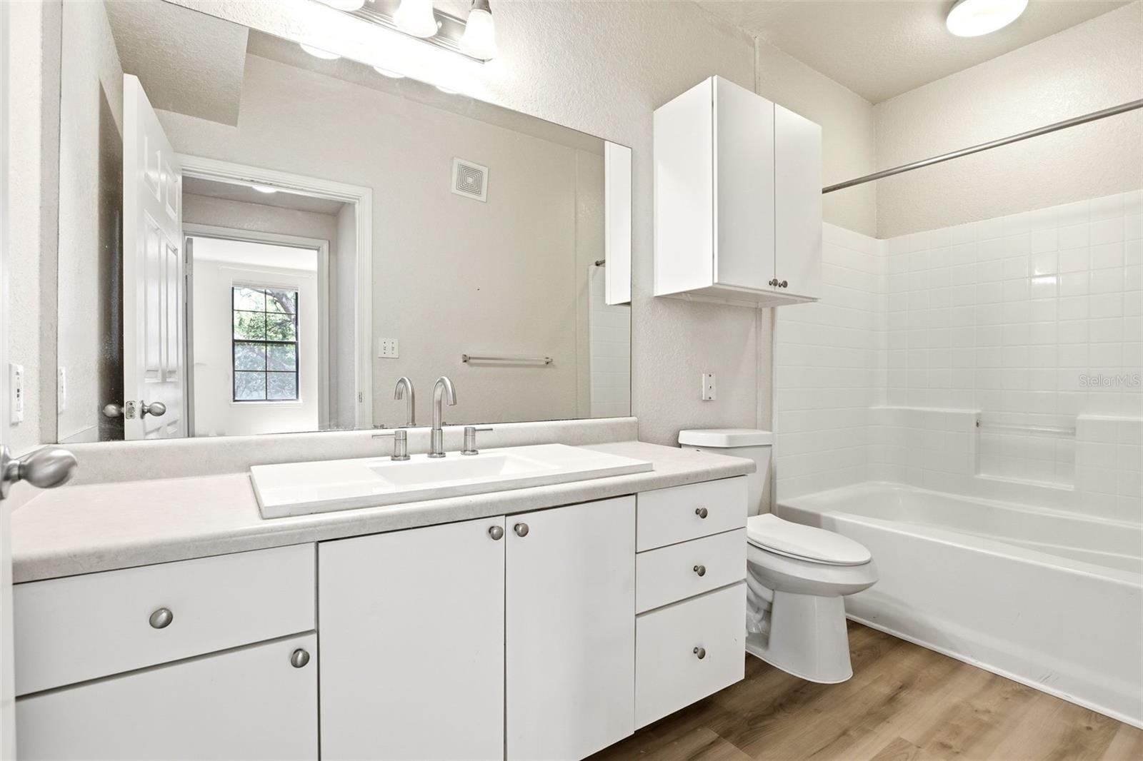 911 N ORANGE AVE #321, ORLANDO, FL, 32801