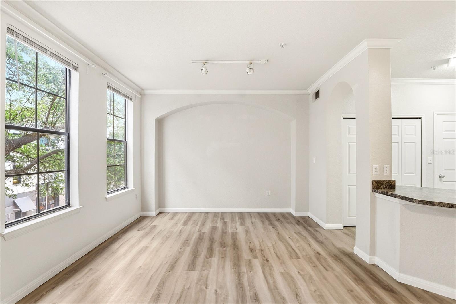 911 N ORANGE AVE #321, ORLANDO, FL, 32801