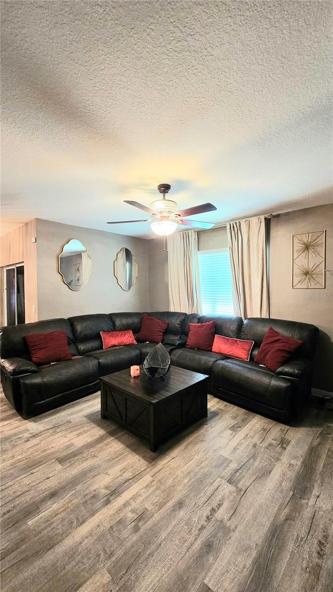 2459 VALHALLA DR, TAVARES, FL, 32778