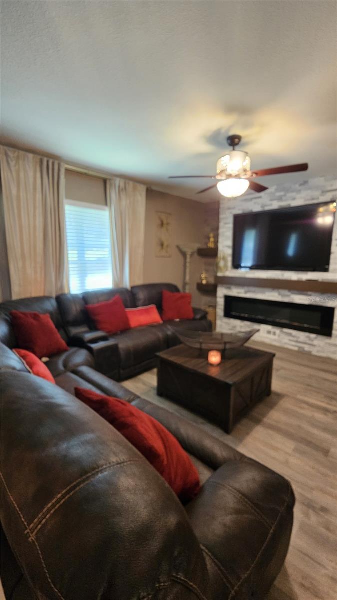 2459 VALHALLA DR, TAVARES, FL, 32778