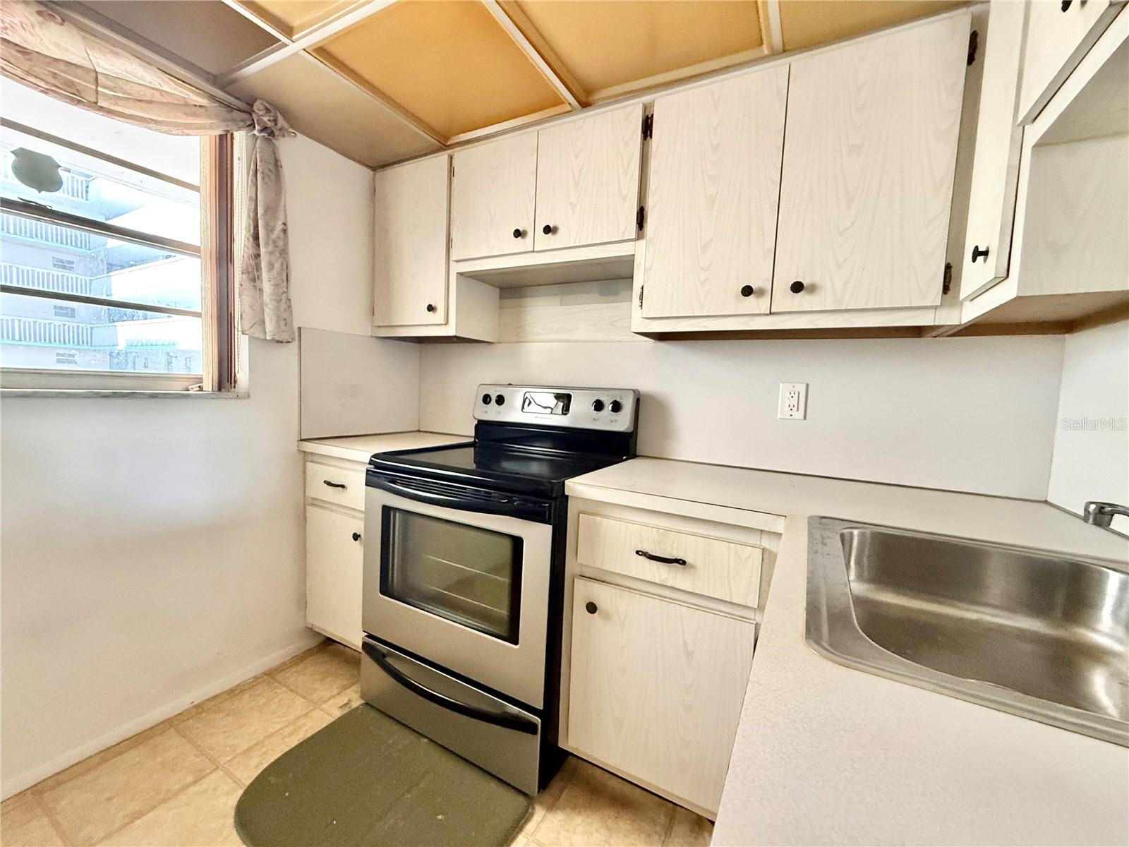 15600 NW 7TH AVE #211, MIAMI, FL, 33169
