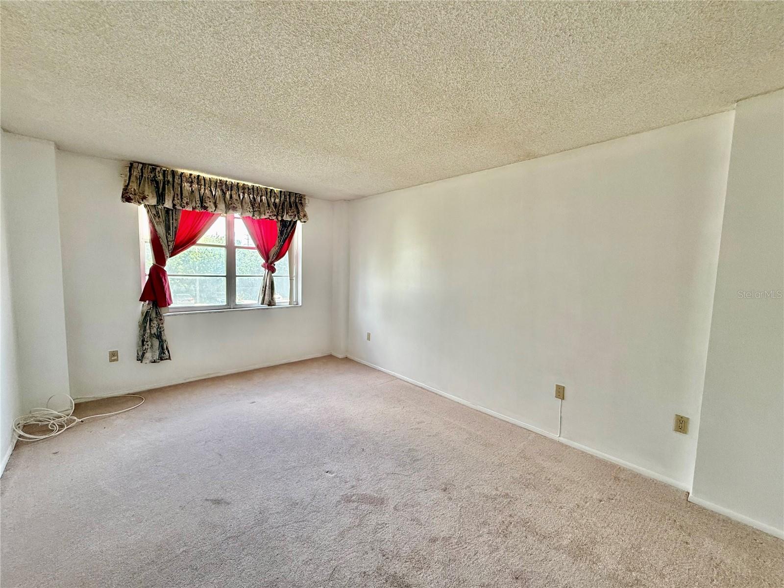 15600 NW 7TH AVE #211, MIAMI, FL, 33169