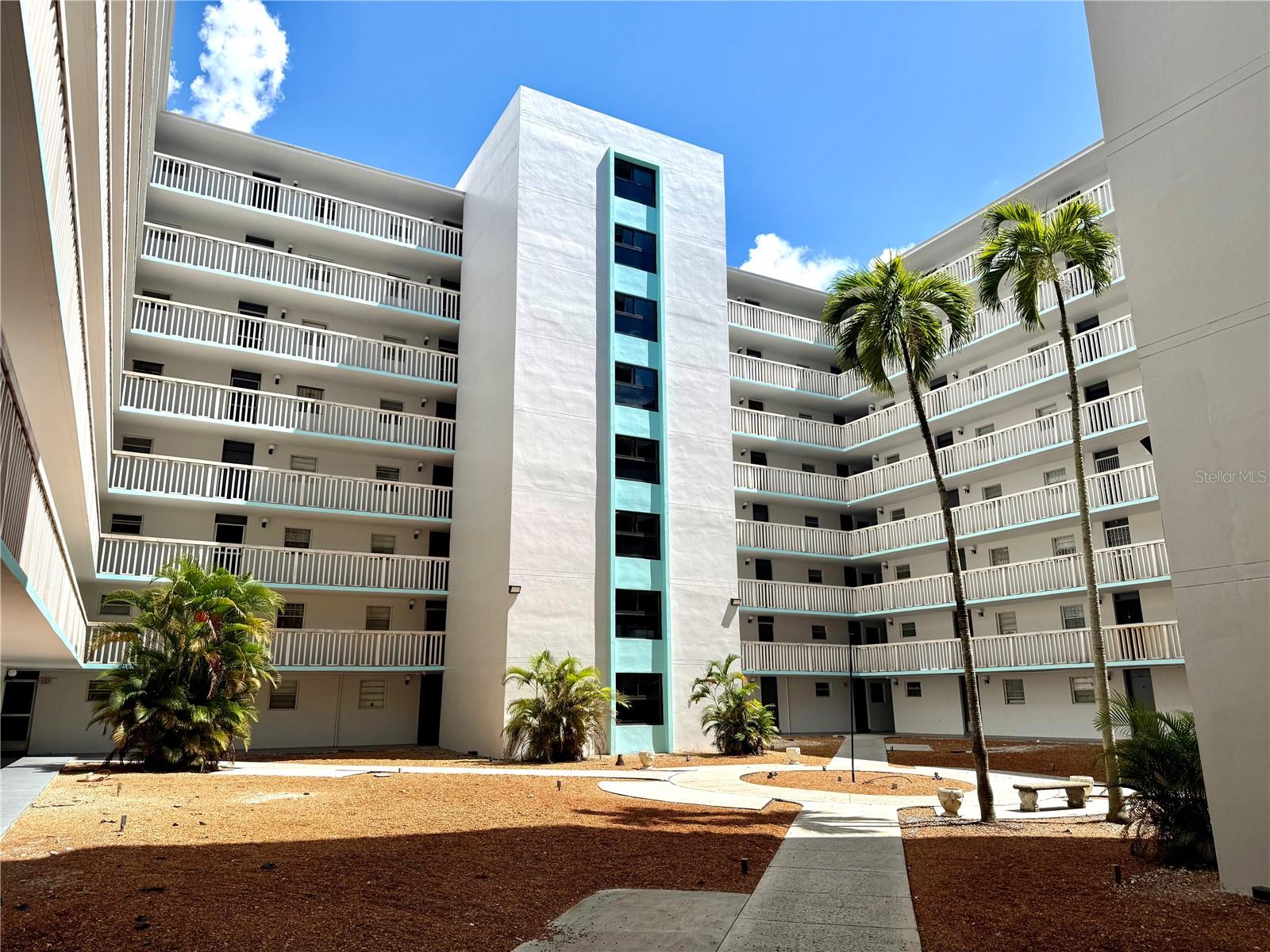 15600 NW 7TH AVE #211, MIAMI, FL, 33169