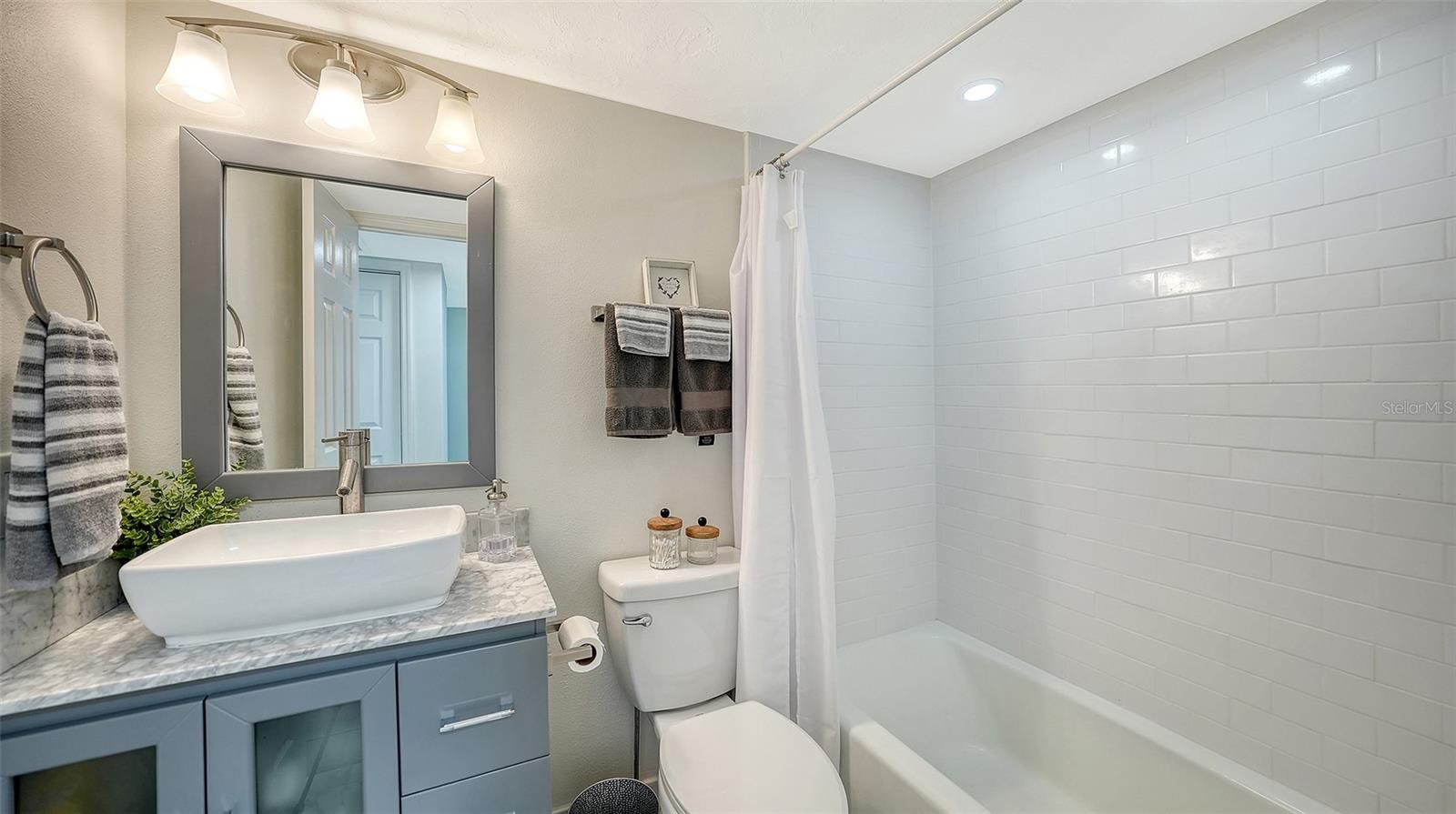 1100 IMPERIAL DR #108, SARASOTA, FL, 34236