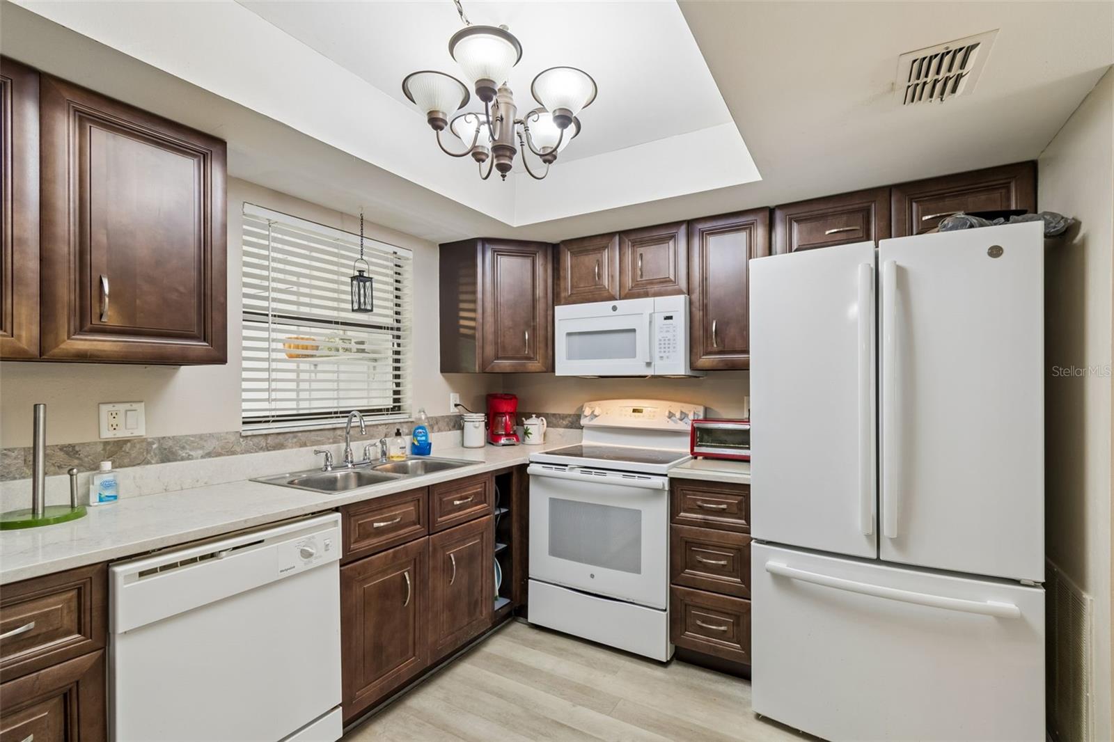 1319 ABBEY CRESCENT LN, CLEARWATER, FL, 33759