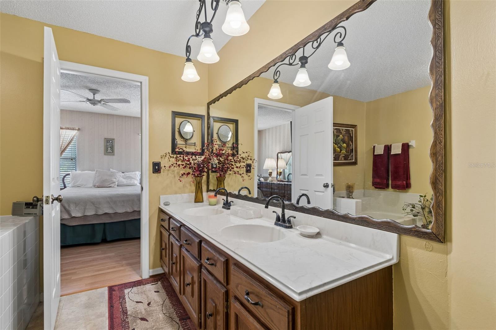 1319 ABBEY CRESCENT LN, CLEARWATER, FL, 33759
