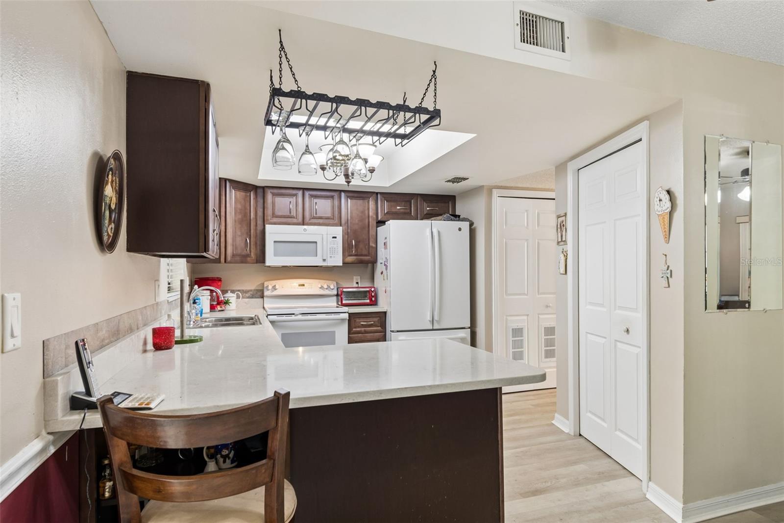 1319 ABBEY CRESCENT LN, CLEARWATER, FL, 33759