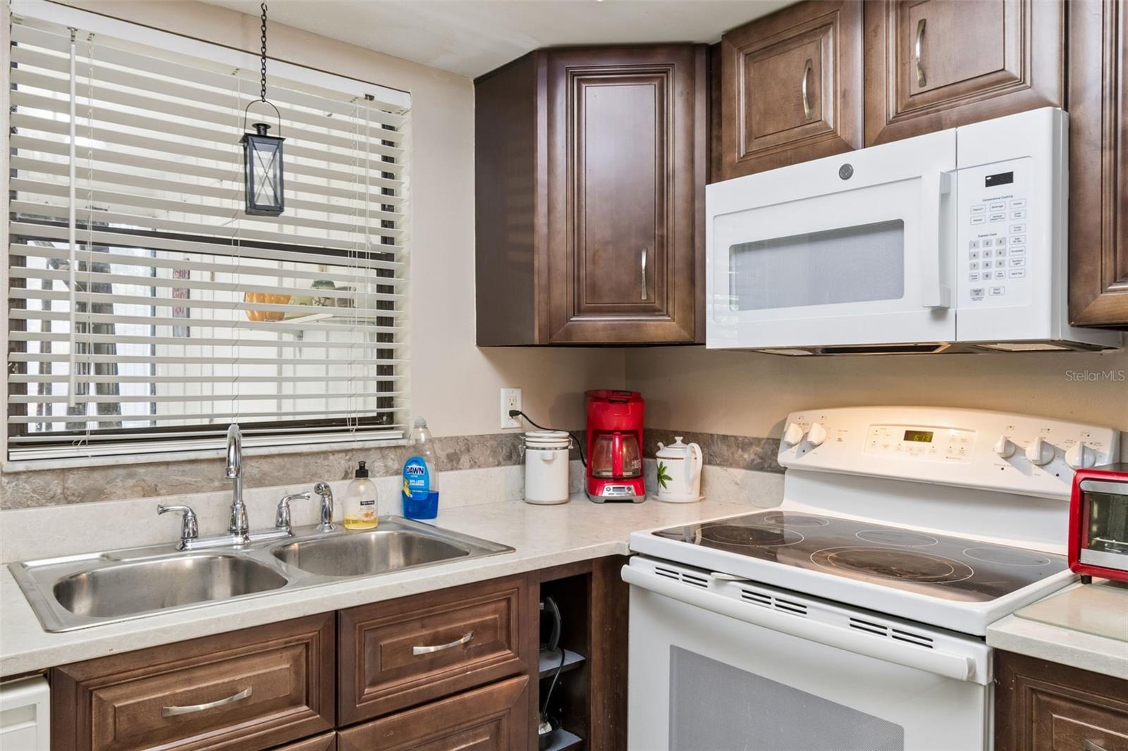 1319 ABBEY CRESCENT LN, CLEARWATER, FL, 33759