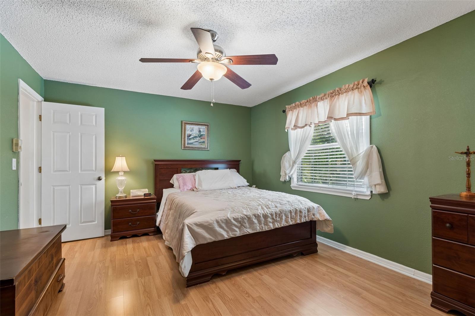 1319 ABBEY CRESCENT LN, CLEARWATER, FL, 33759