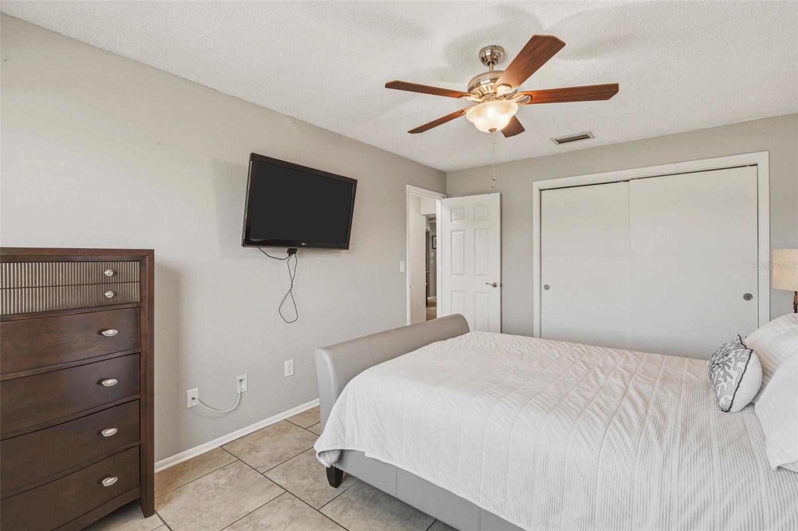 200 BELAIRE CT, PUNTA GORDA, FL, 33950