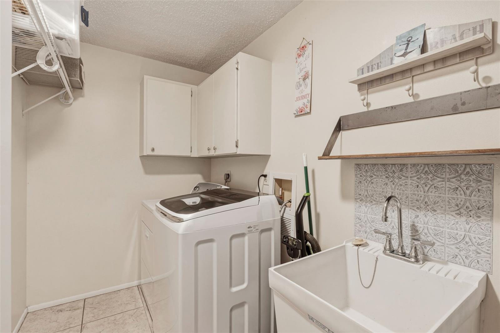 200 BELAIRE CT, PUNTA GORDA, FL, 33950
