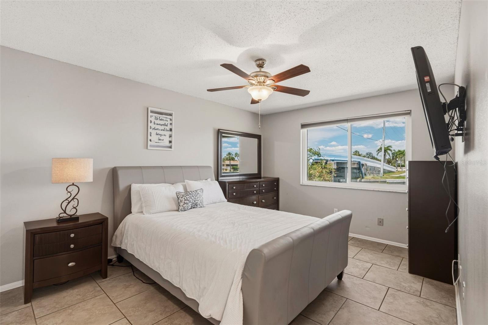 200 BELAIRE CT, PUNTA GORDA, FL, 33950