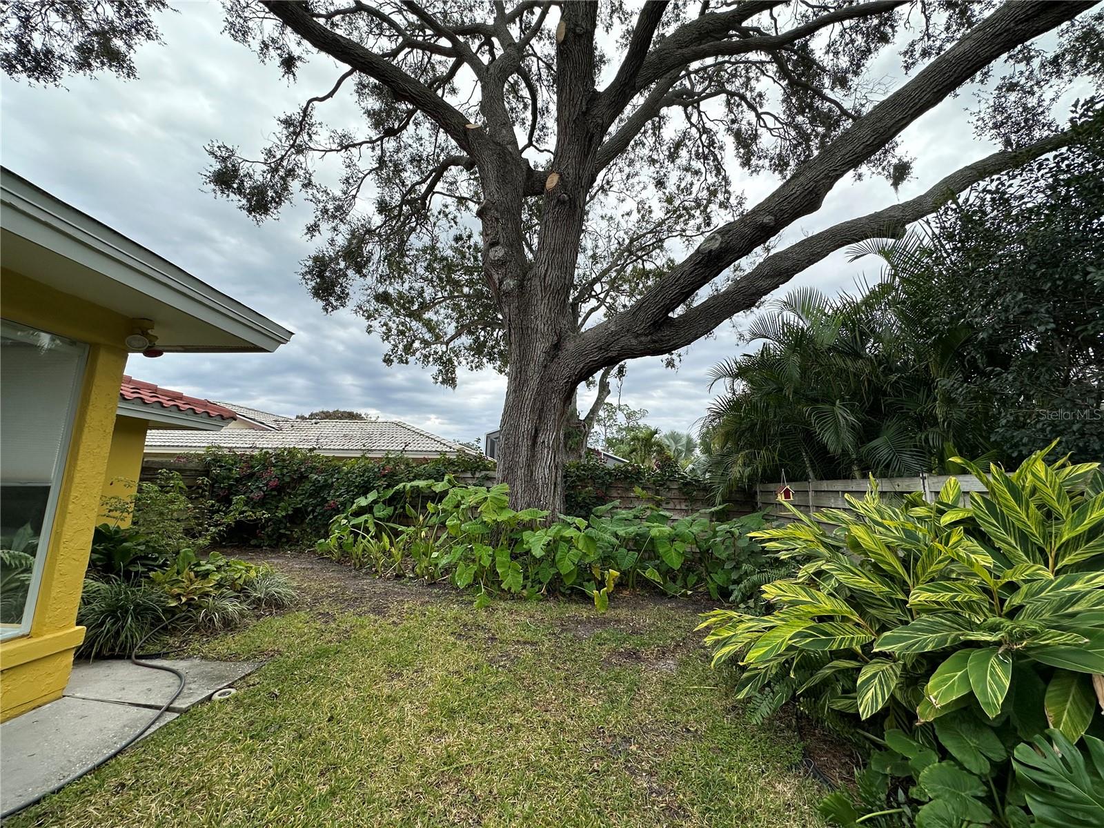 1883 RIVIERA CIR, SARASOTA, FL, 34232