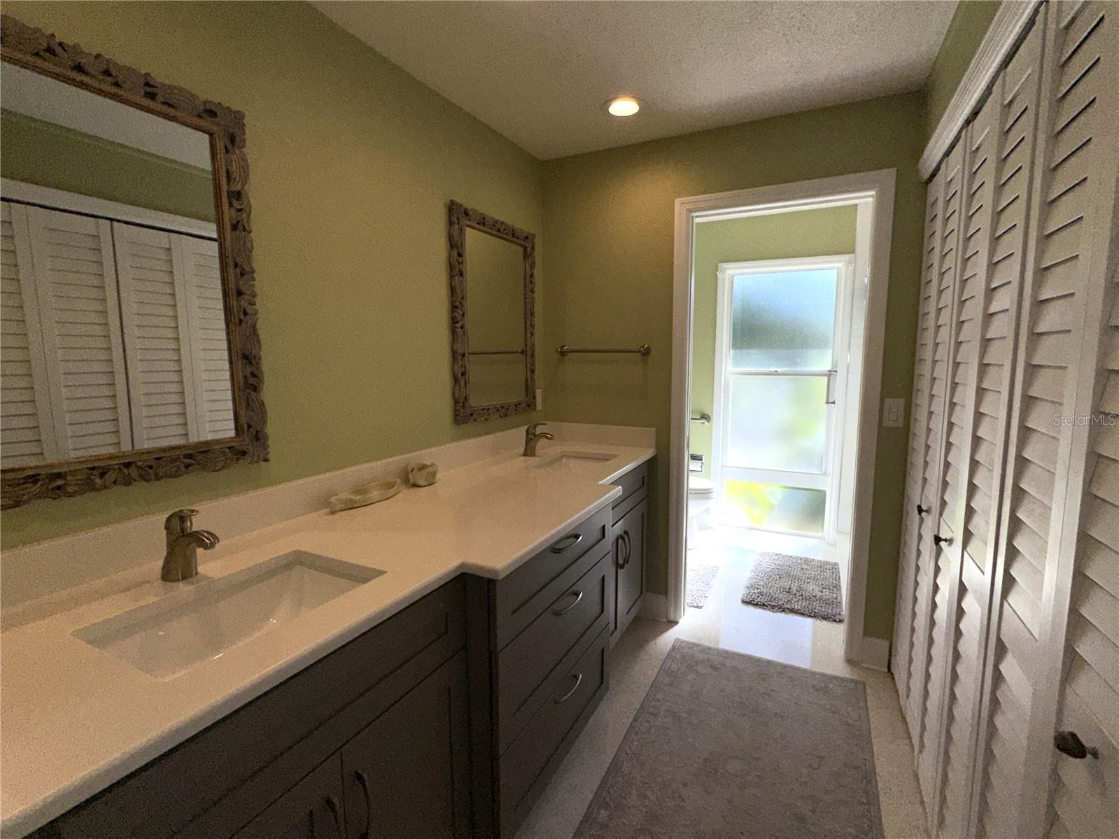 1883 RIVIERA CIR, SARASOTA, FL, 34232