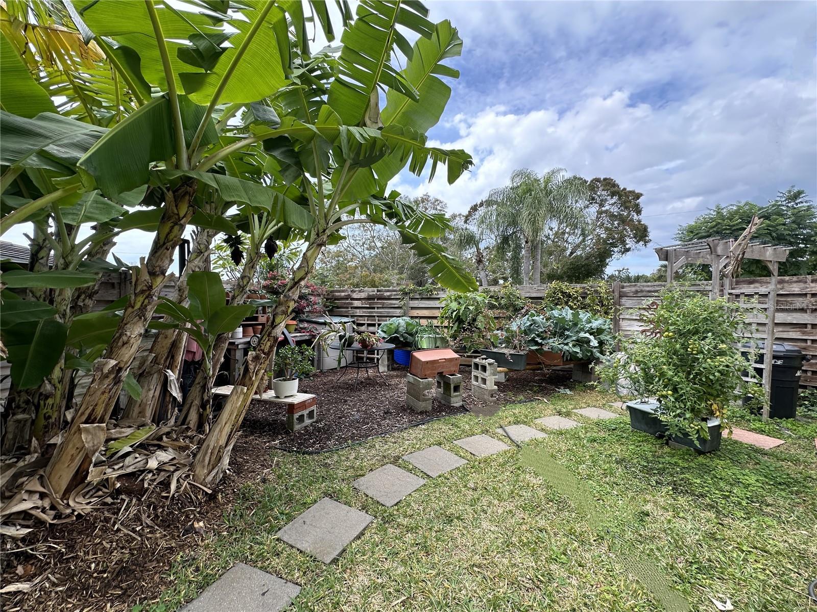 1883 RIVIERA CIR, SARASOTA, FL, 34232