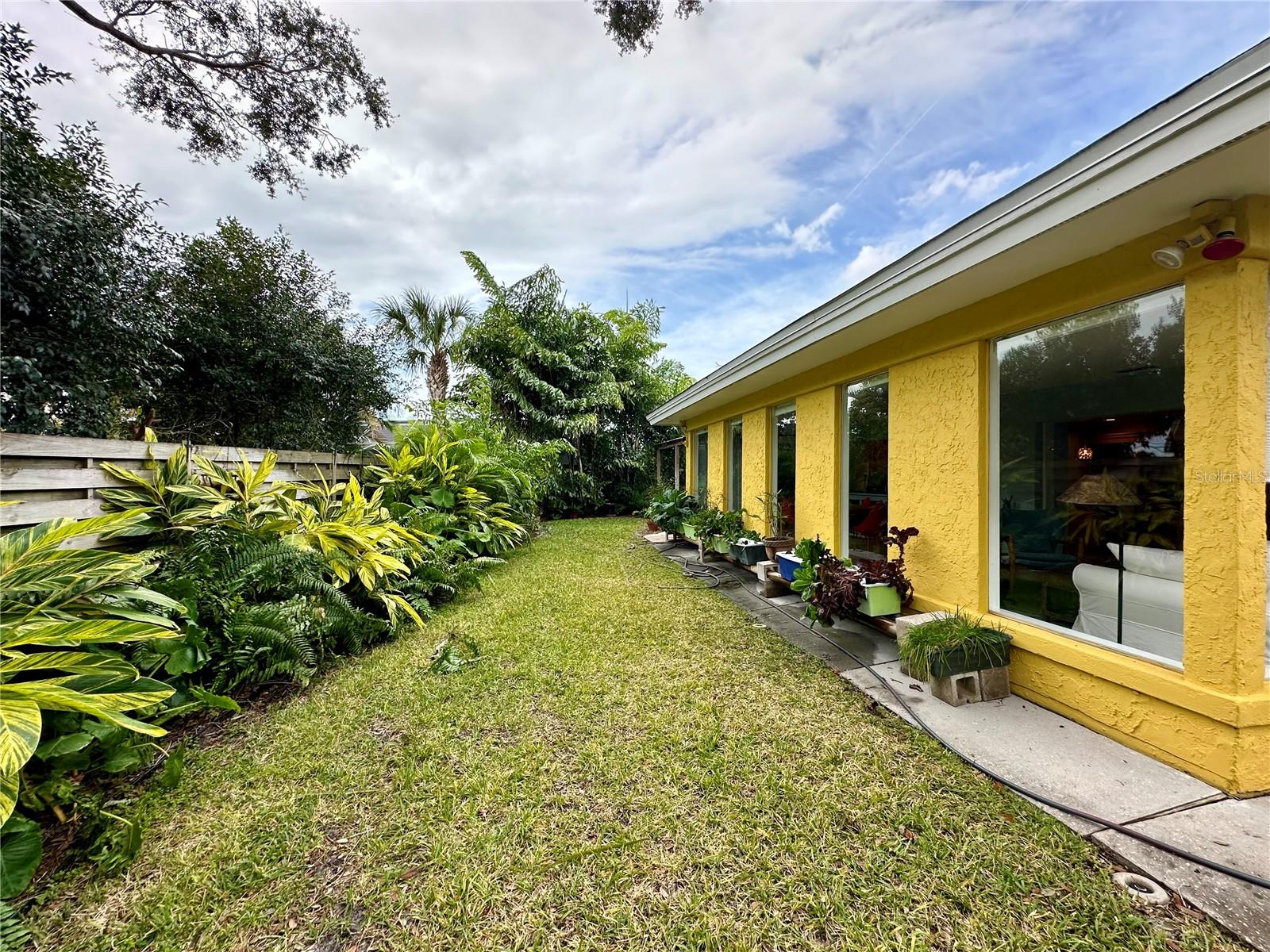 1883 RIVIERA CIR, SARASOTA, FL, 34232