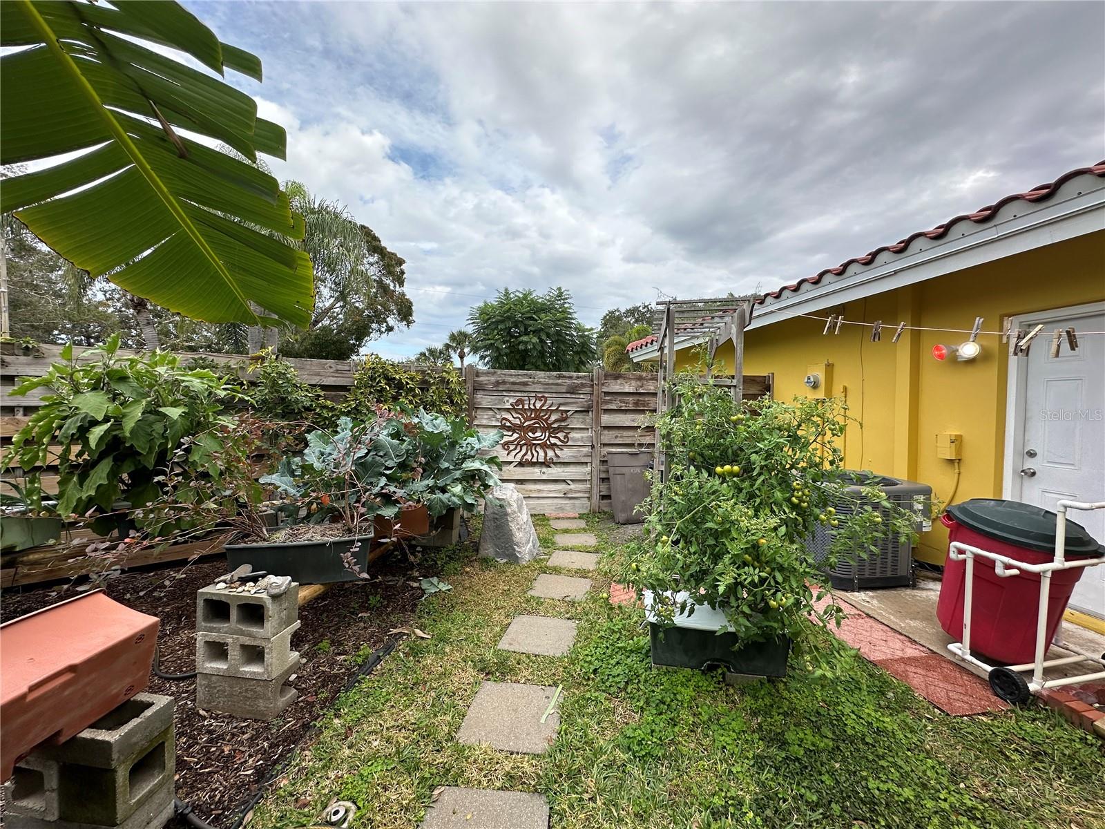 1883 RIVIERA CIR, SARASOTA, FL, 34232