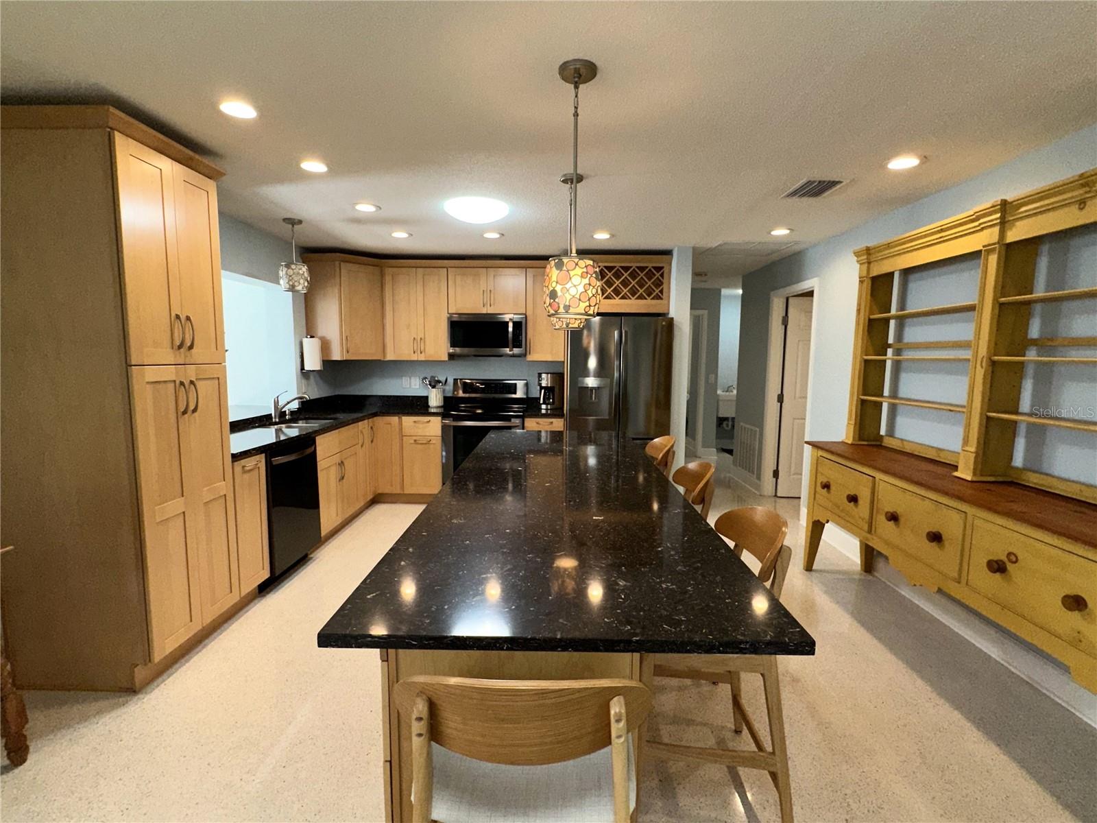 1883 RIVIERA CIR, SARASOTA, FL, 34232