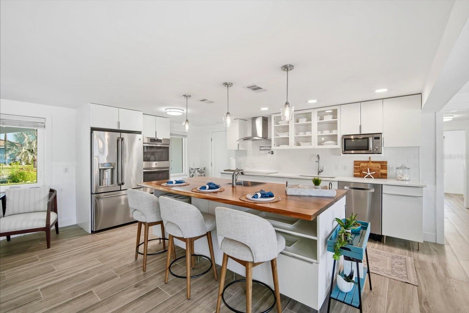 617 DUNDEE LN, HOLMES BEACH, FL, 34217