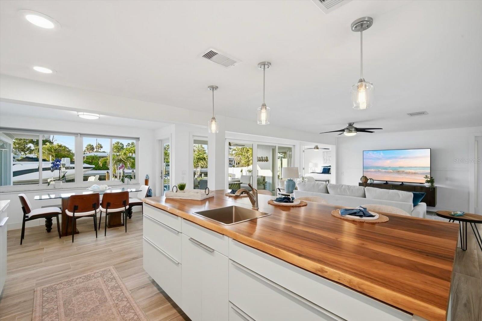 617 DUNDEE LN, HOLMES BEACH, FL, 34217