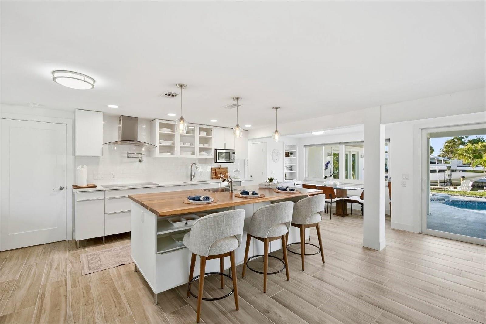617 DUNDEE LN, HOLMES BEACH, FL, 34217