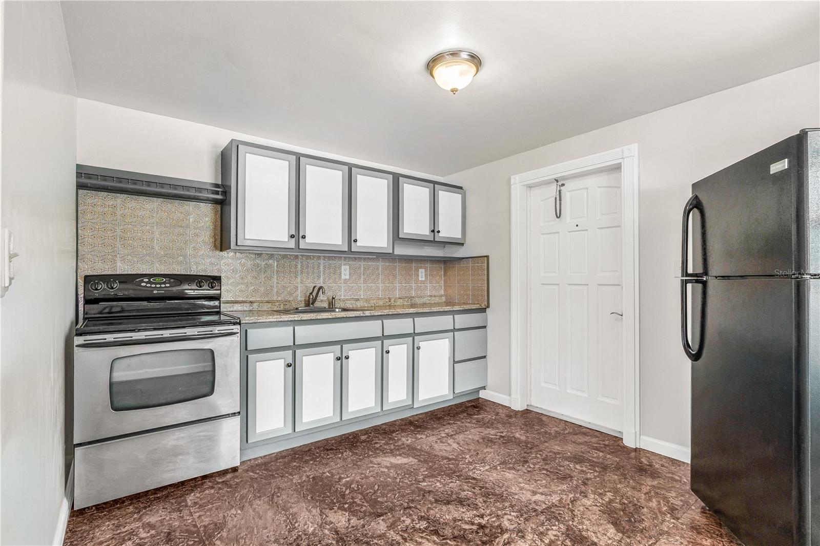 916 FLAGLER AVE, EDGEWATER, FL, 32132