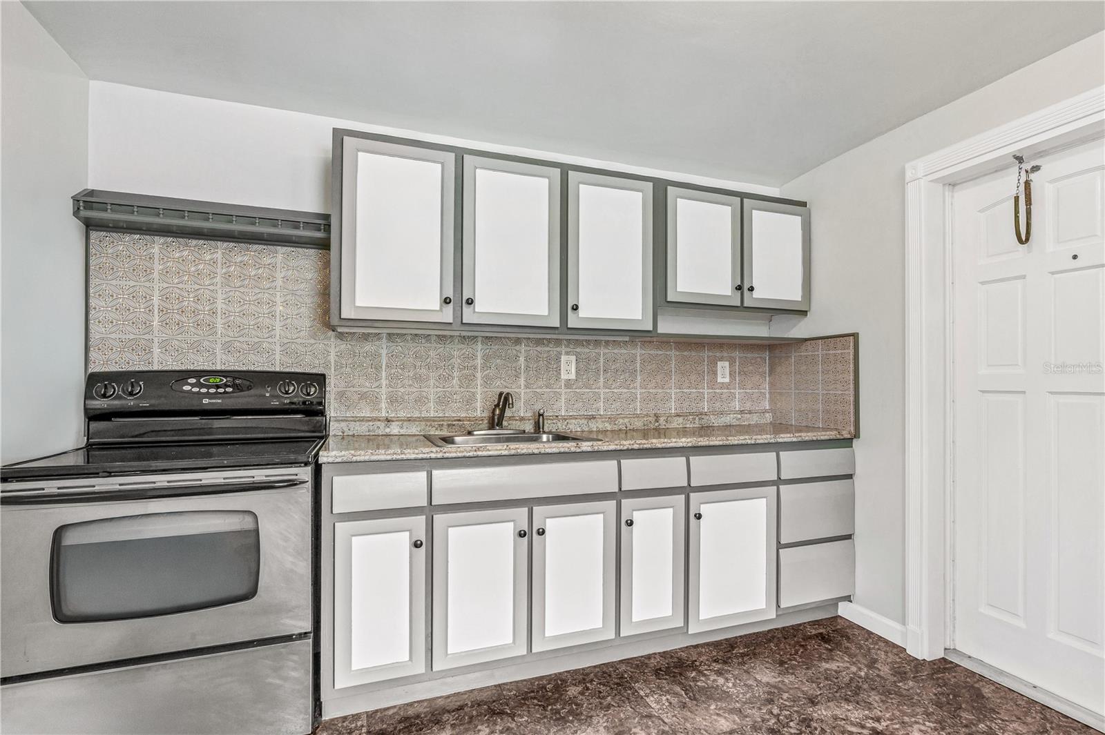 916 FLAGLER AVE, EDGEWATER, FL, 32132