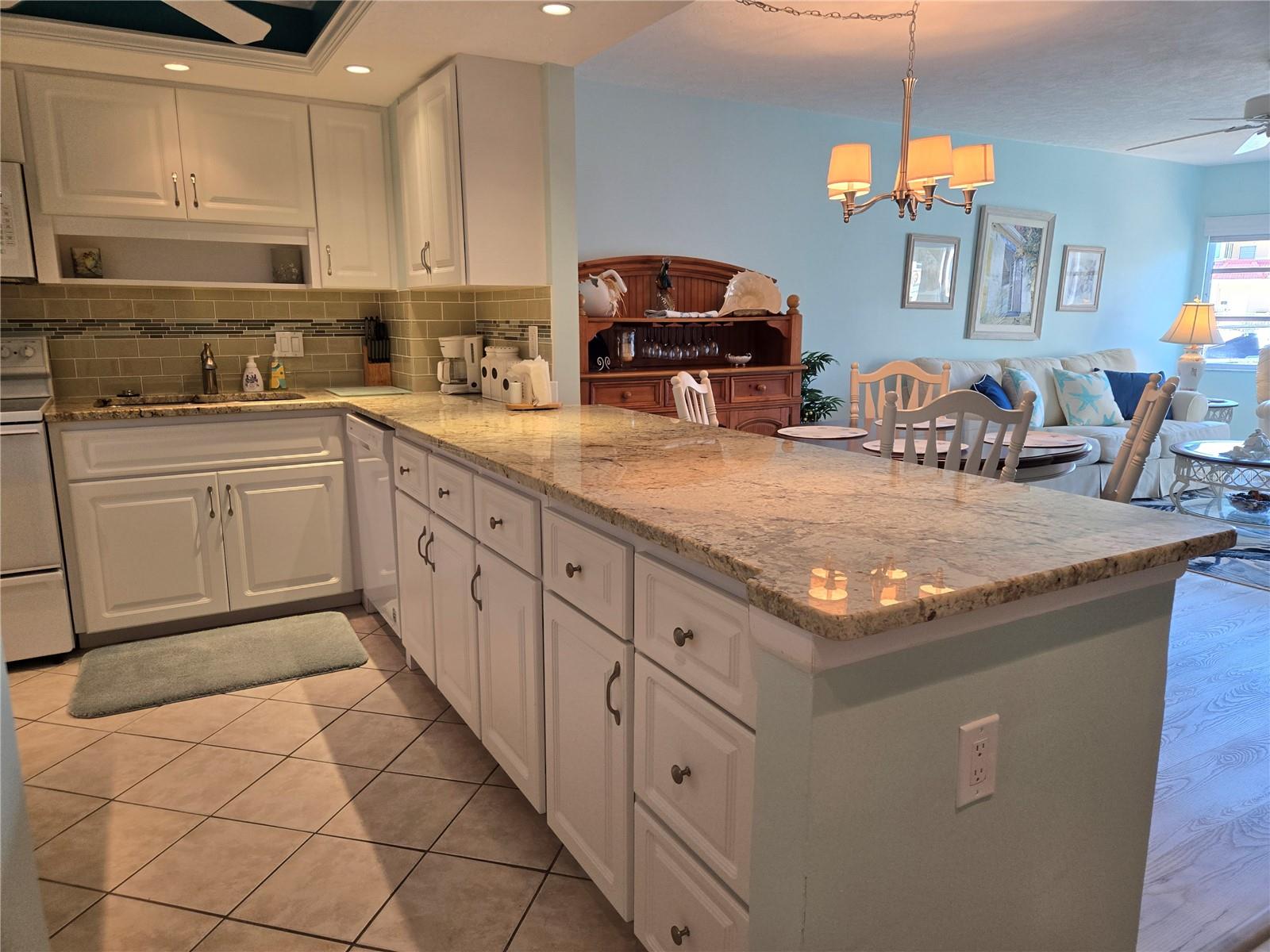 1215 S PORTOFINO DR #107, SARASOTA, FL, 34242