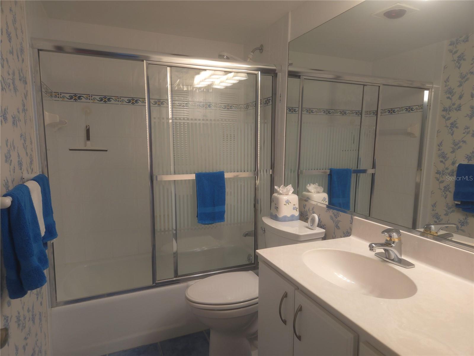 1215 S PORTOFINO DR #107, SARASOTA, FL, 34242