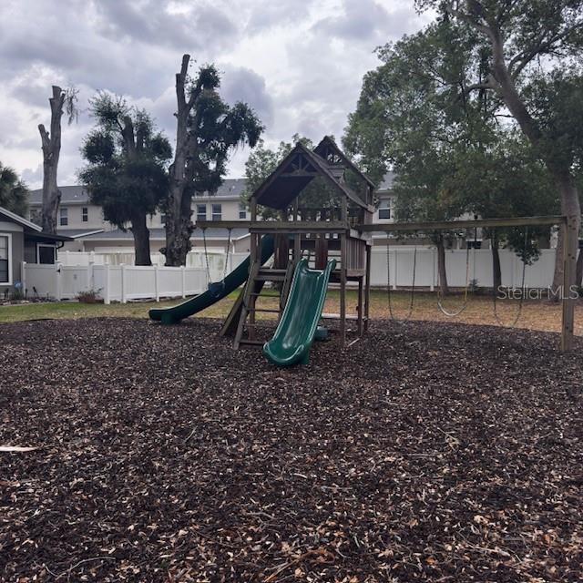 10128 LAKE OAK CIR, TAMPA, FL, 33624