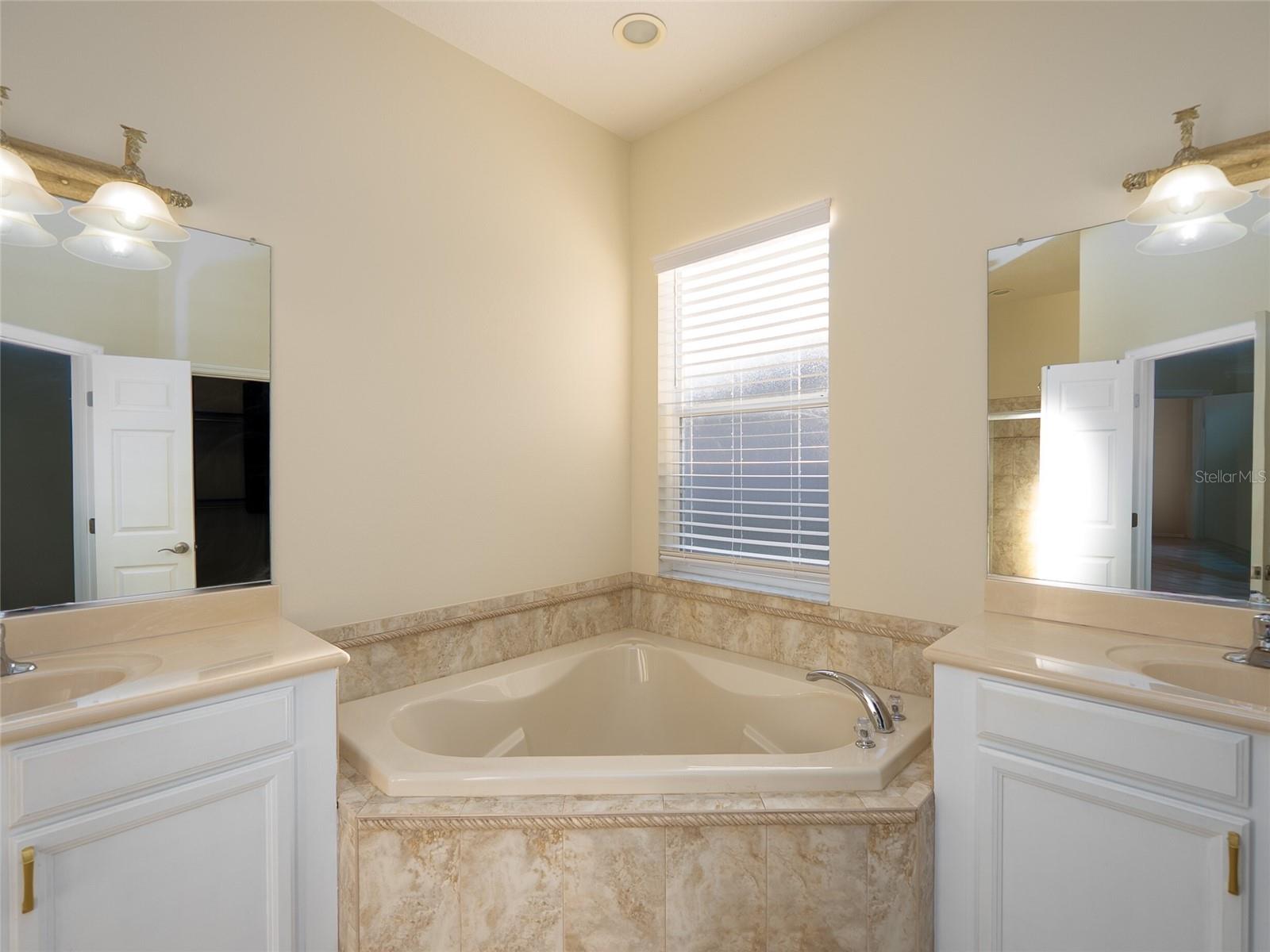 4103 61ST AVE E, BRADENTON, FL, 34203