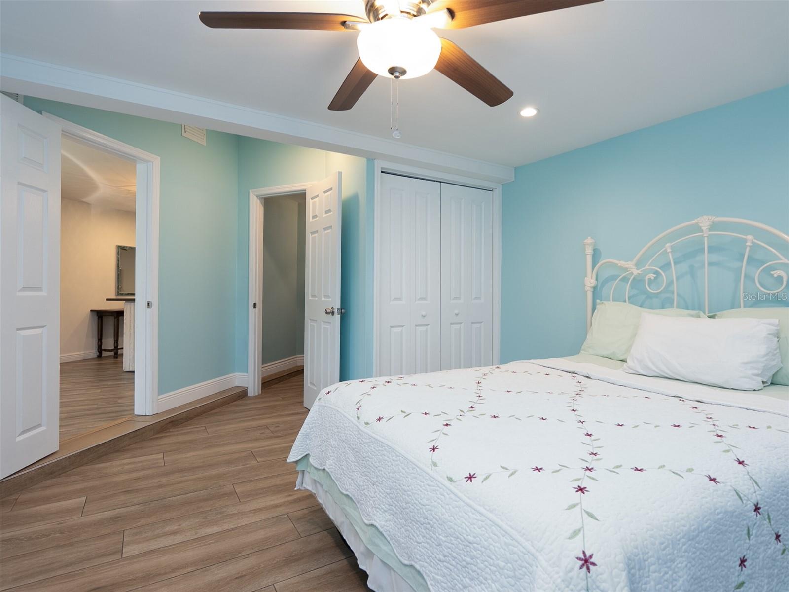 3140 BAY SHORE RD, SARASOTA, FL, 34234