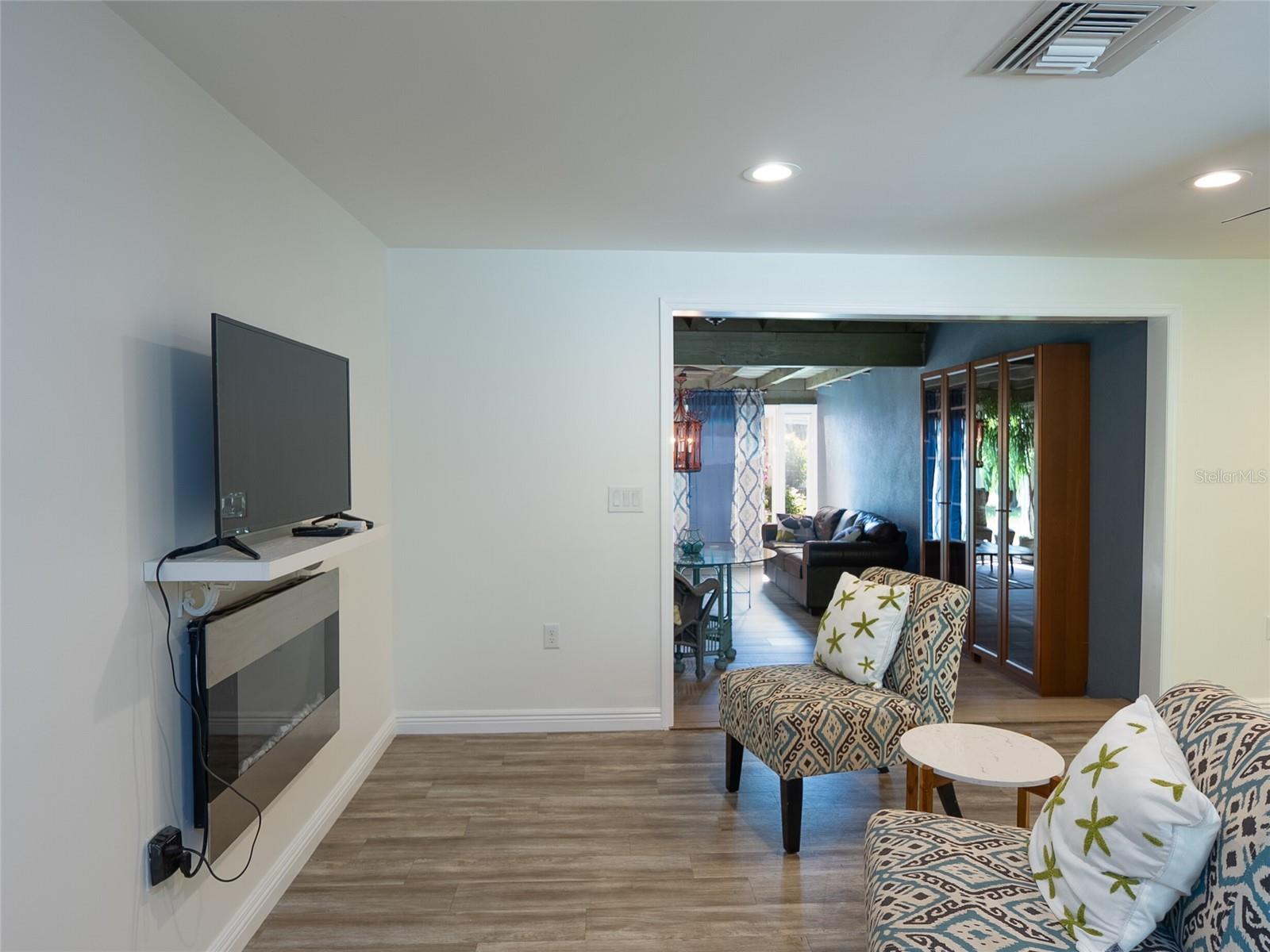3140 BAY SHORE RD, SARASOTA, FL, 34234