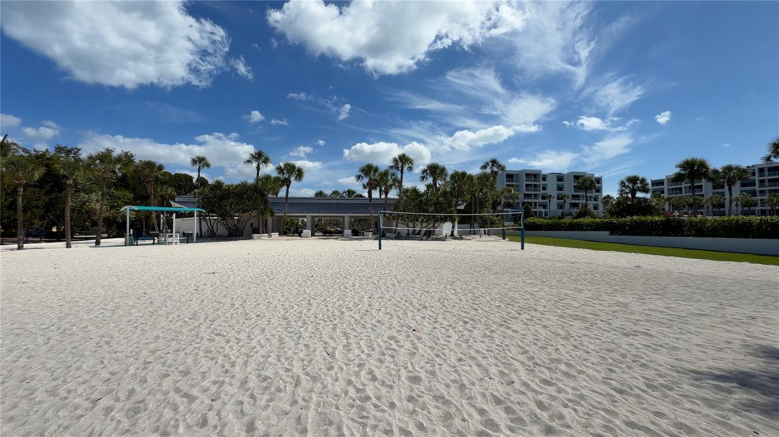2013 HARBOUR LINKS DR #2013, LONGBOAT KEY, FL, 34228