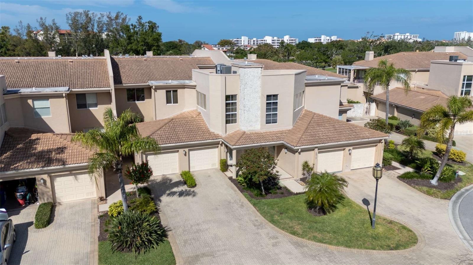 2013 HARBOUR LINKS DR #2013, LONGBOAT KEY, FL, 34228