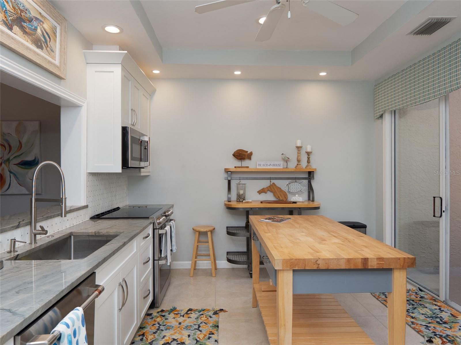 2013 HARBOUR LINKS DR #2013, LONGBOAT KEY, FL, 34228