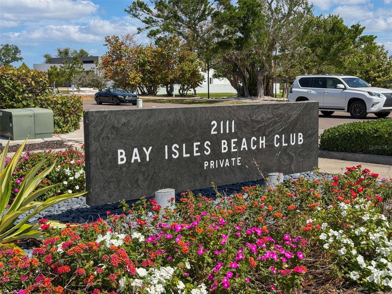 2013 HARBOUR LINKS DR #2013, LONGBOAT KEY, FL, 34228