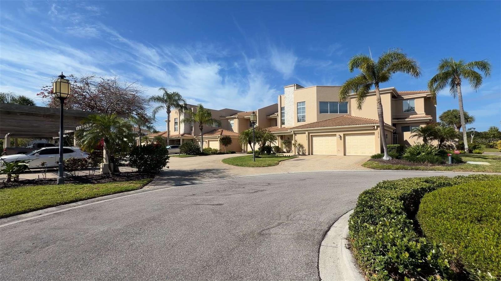 2013 HARBOUR LINKS DR #2013, LONGBOAT KEY, FL, 34228