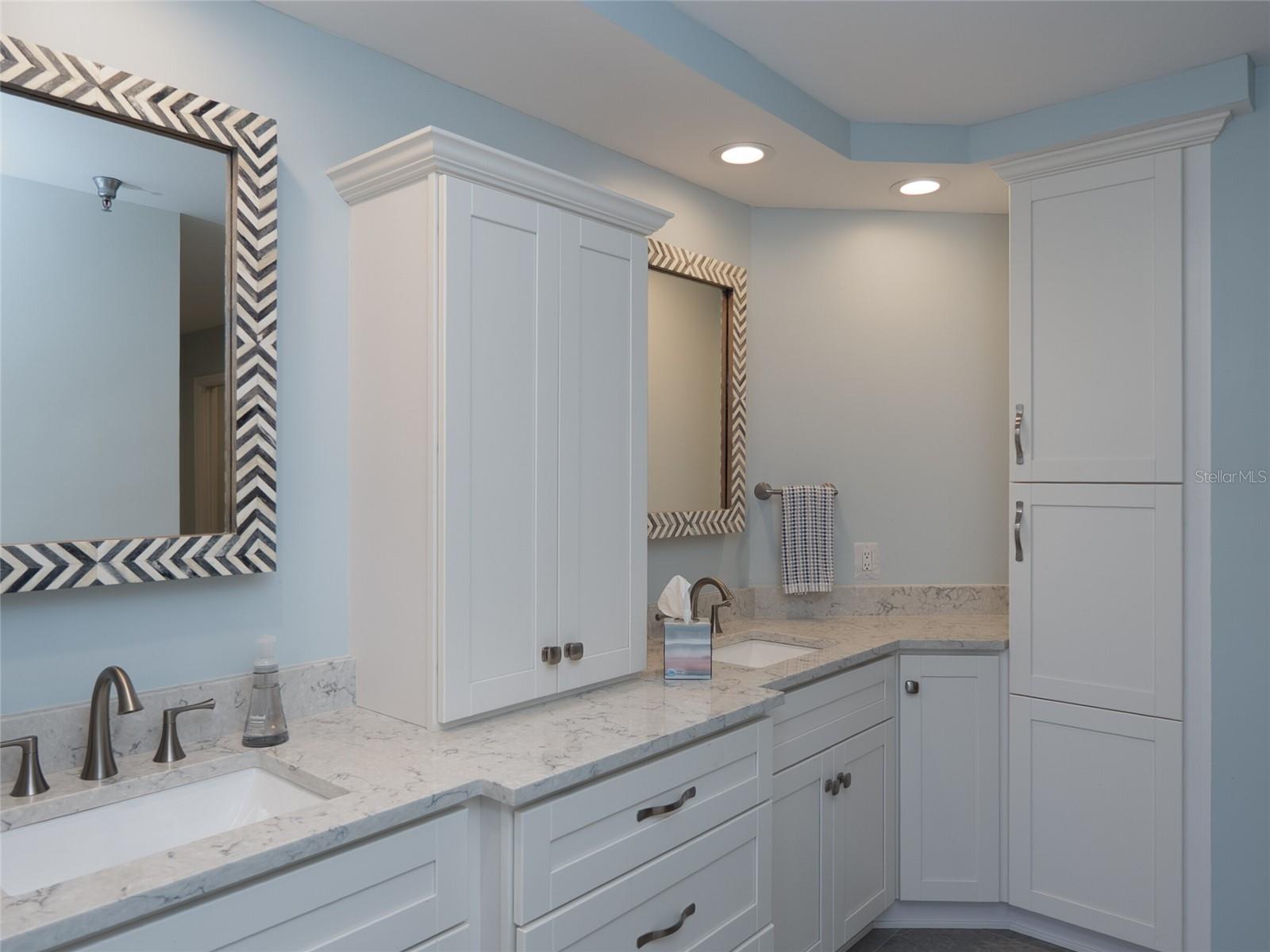 2013 HARBOUR LINKS DR #2013, LONGBOAT KEY, FL, 34228