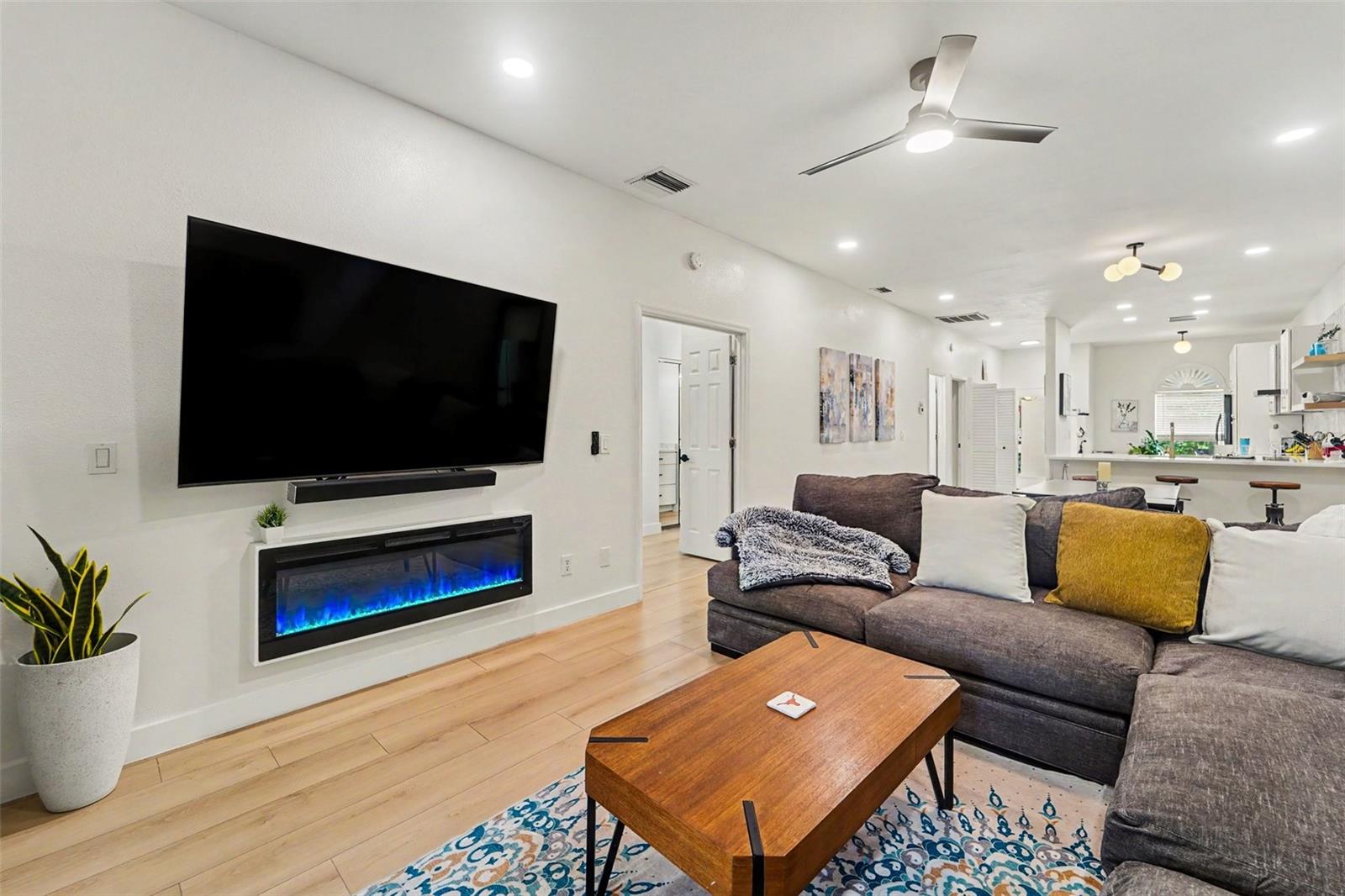 2511 W TEXAS AVE #B, TAMPA, FL, 33629