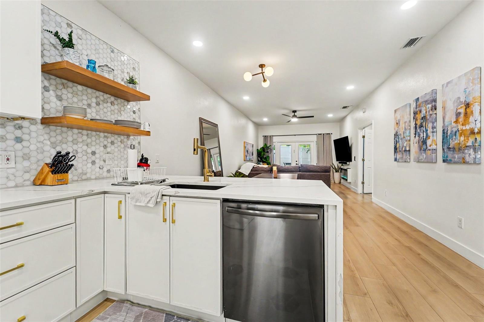 2511 W TEXAS AVE #B, TAMPA, FL, 33629