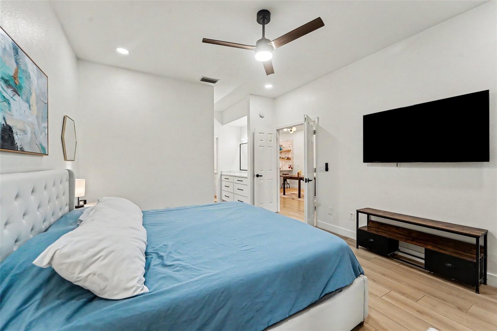 2511 W TEXAS AVE #B, TAMPA, FL, 33629