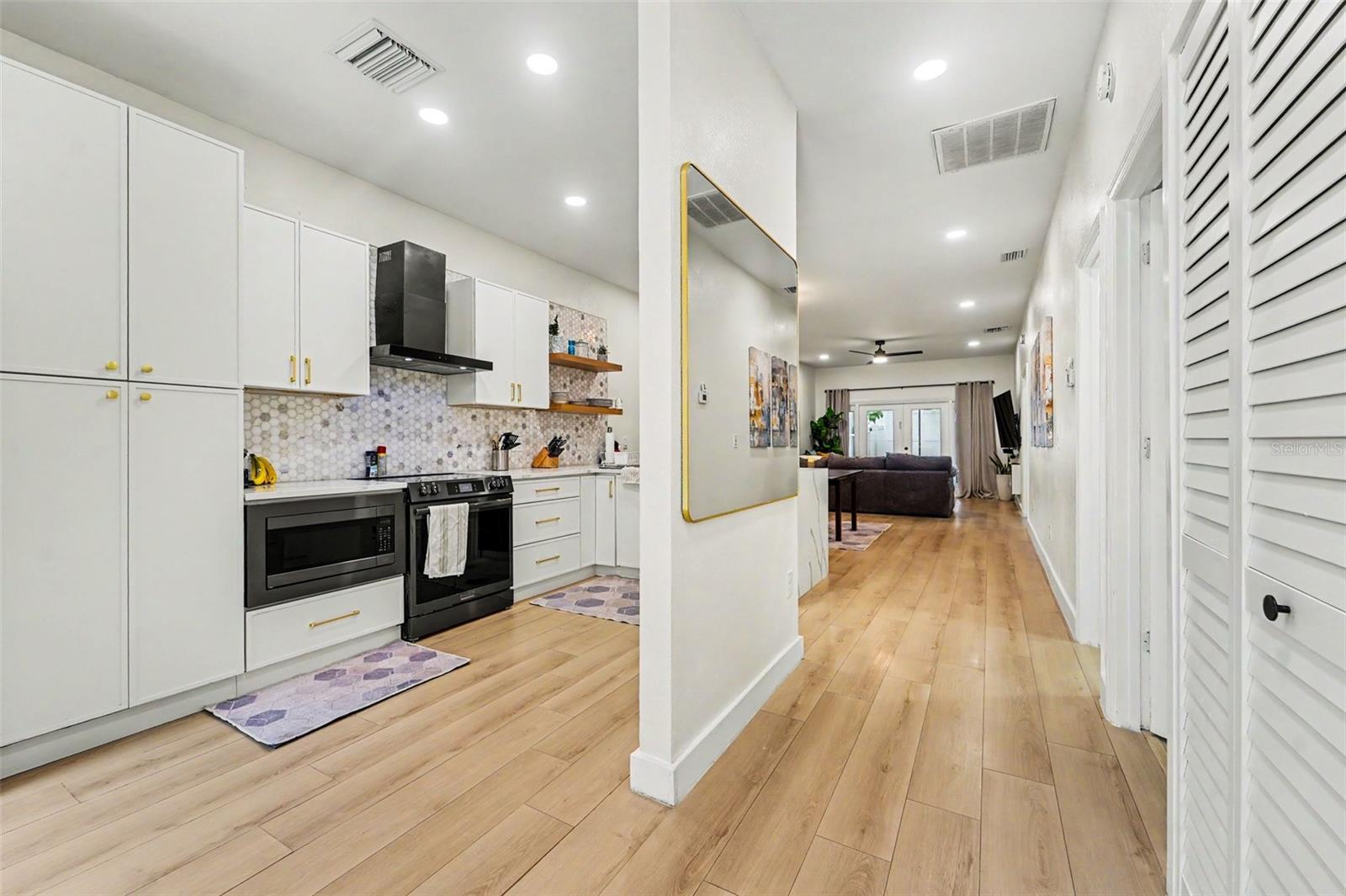 2511 W TEXAS AVE #B, TAMPA, FL, 33629