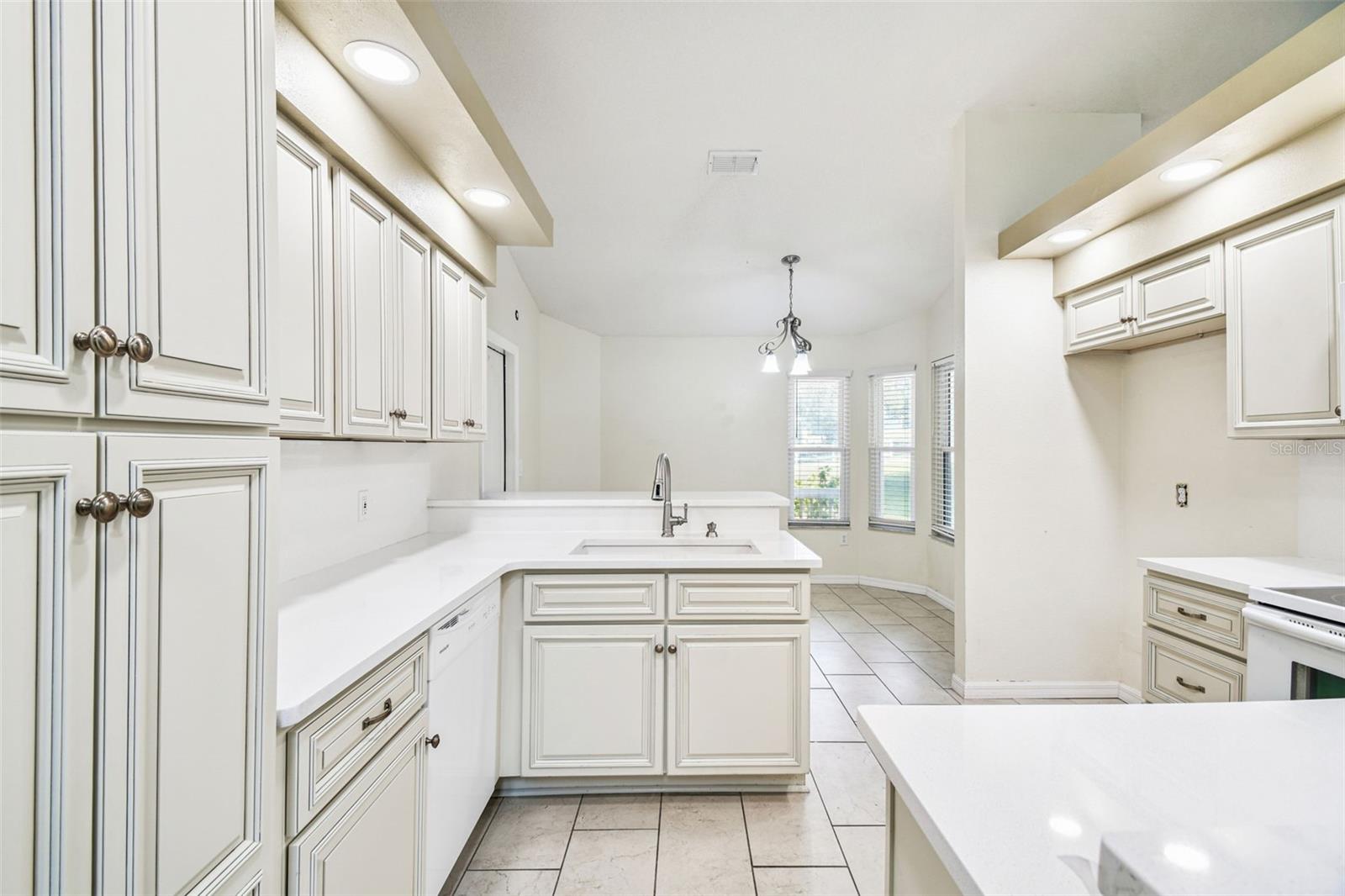 7021 OREGON CHICKADEE RD, WEEKI WACHEE, FL, 34613