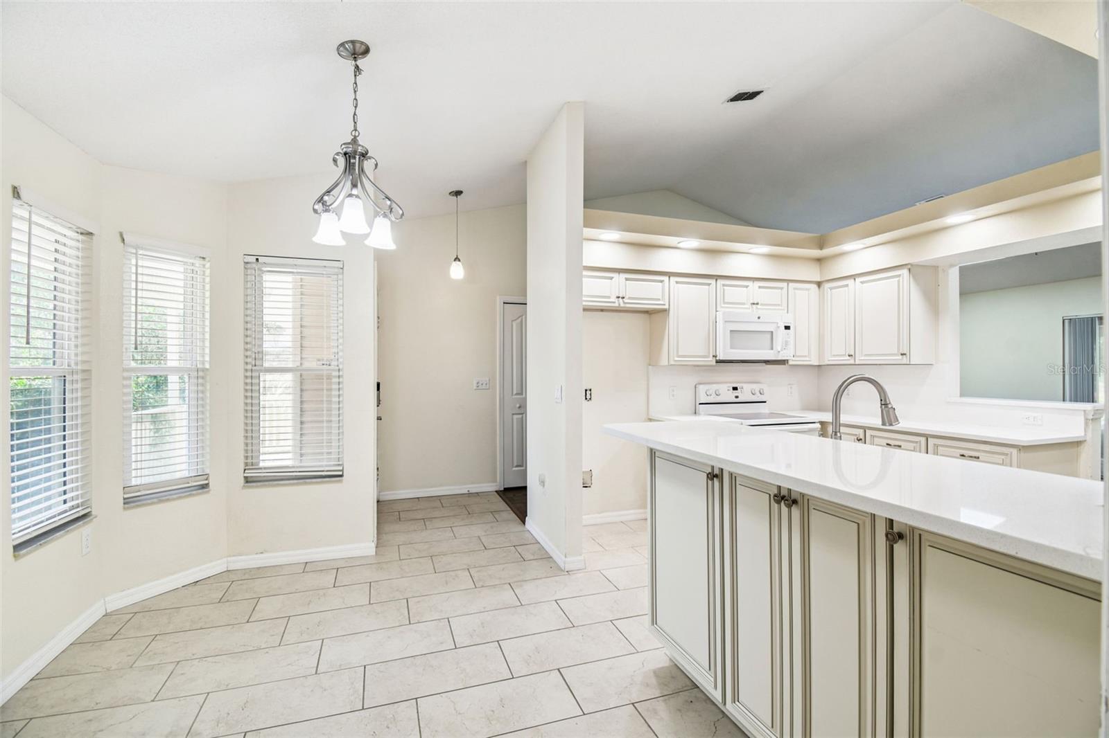 7021 OREGON CHICKADEE RD, WEEKI WACHEE, FL, 34613