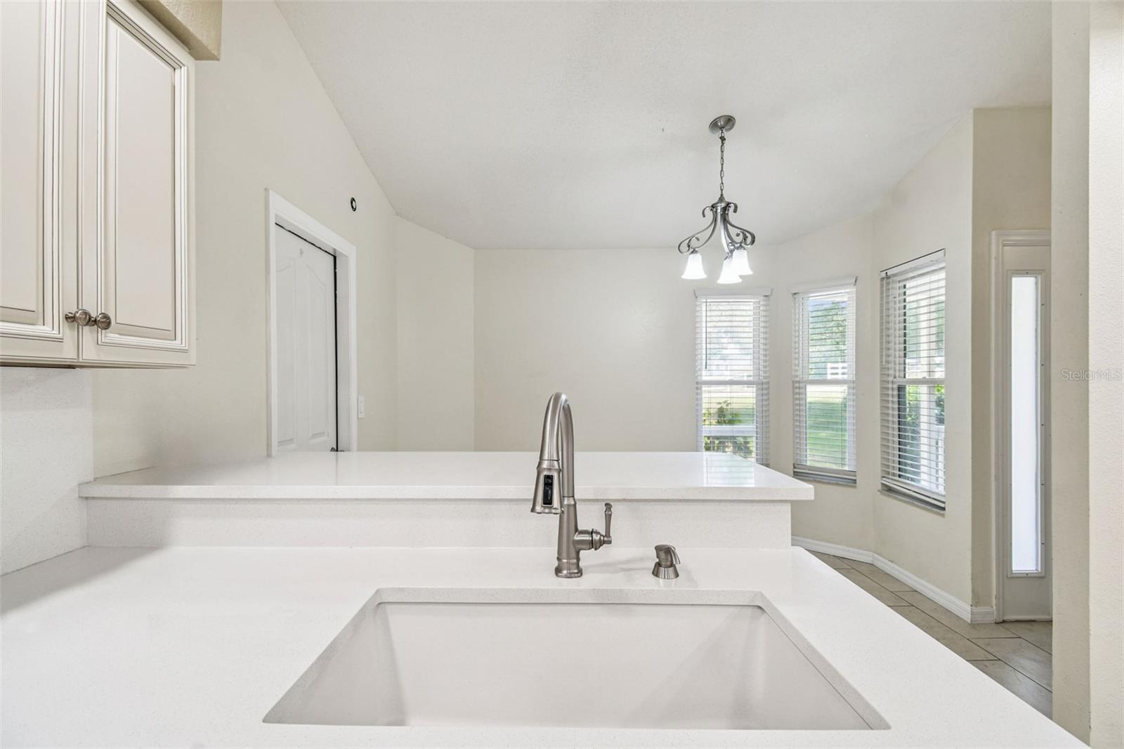 7021 OREGON CHICKADEE RD, WEEKI WACHEE, FL, 34613