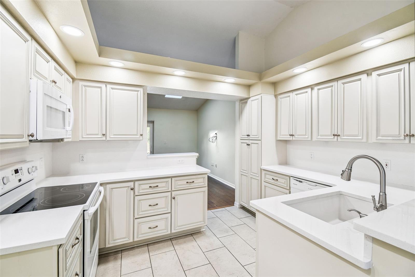 7021 OREGON CHICKADEE RD, WEEKI WACHEE, FL, 34613